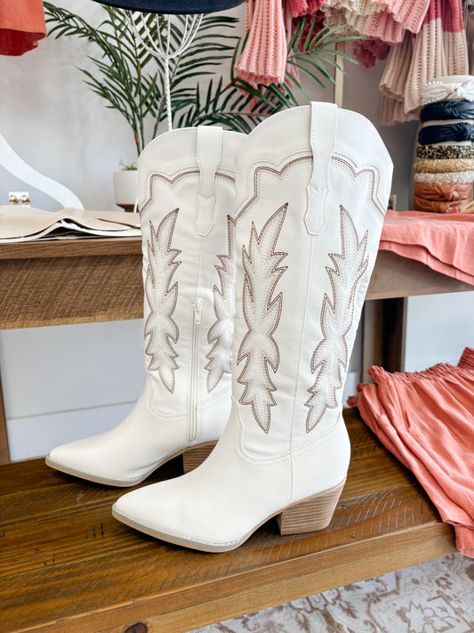 The Ainsley White Embroidered Cowboy Western Boot